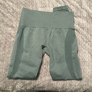 NVGTN seamless green leggings size M